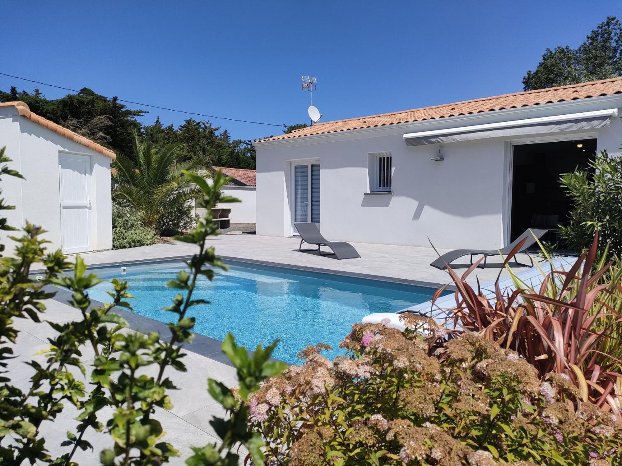Maison Neuve A Avec Piscine Chauffee, Jardin, Et Proche - Fr-1-323-409 *